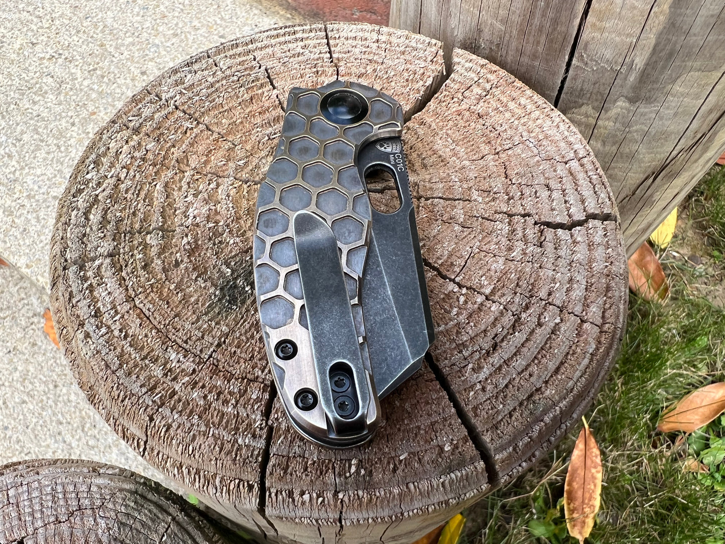 Kizer mini sheepdog double detent  - Brass Honeycomb scales